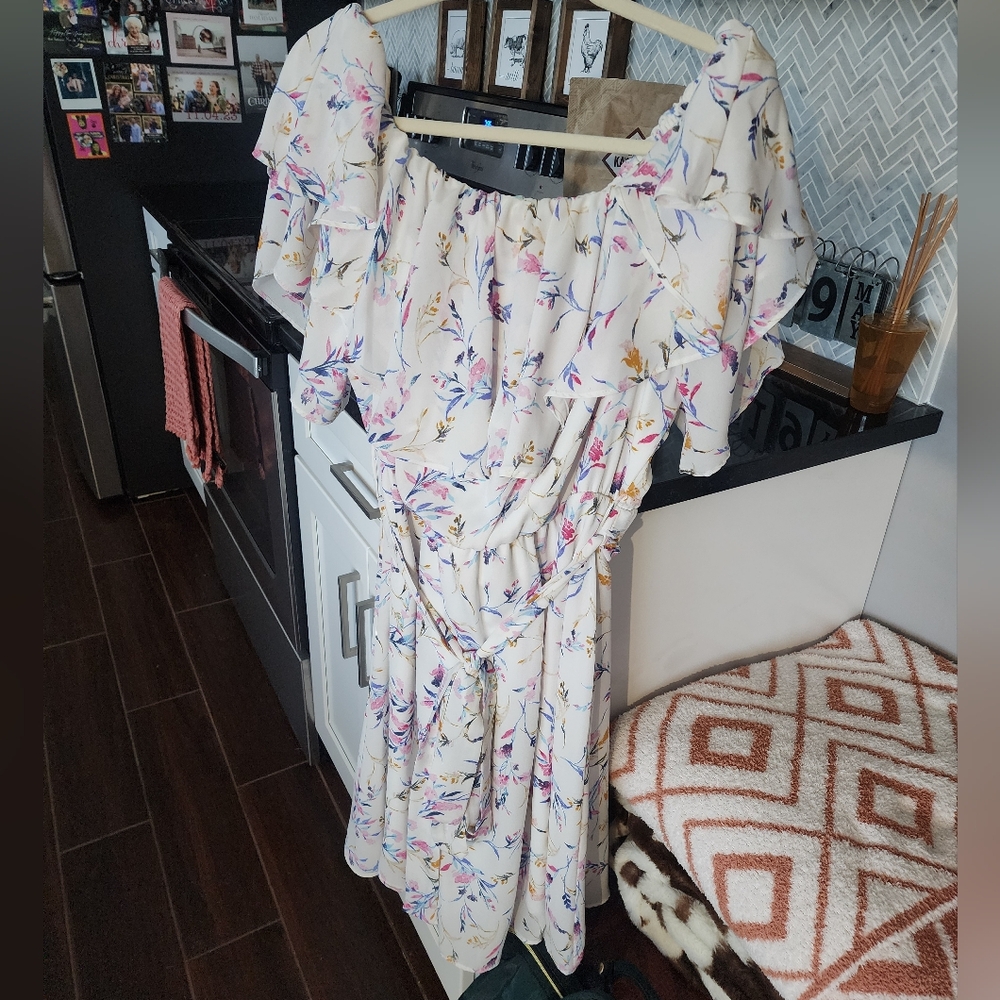 Chic soul, off the shoulder white floral dress, 2x - Picture 12 of 12